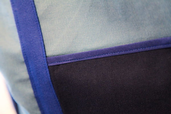 Détail latéral, avec la poche plaquée du sac